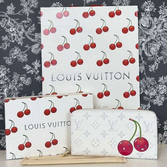 LOUIS VUITTON x Murakami 2025 Zippy Wallet M14240 White Monogram Cherry NEW Box - Picture 11 of 14